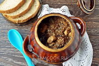 Гречка с курицей в горшочке в духовке