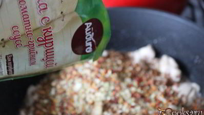 гречка с курицей в томатно-грибном соусе