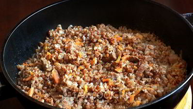 гречка с мясом на сковороде