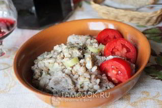 Гречка с мясом, тушеная в сметане