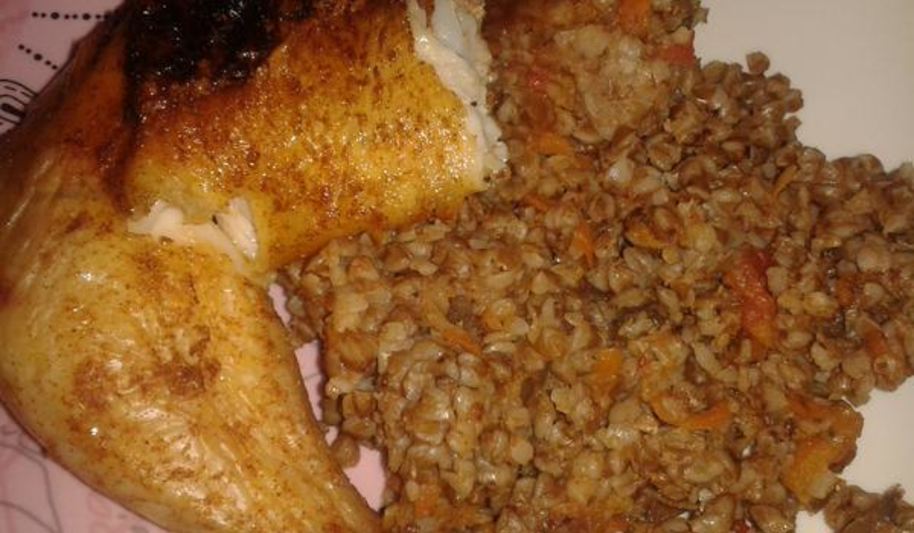 Рецепт гречки с овощами и грибами в томатном соусе