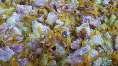 гречка с овощами и мясной тушенкой