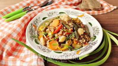 гречка с овощами на сковороде