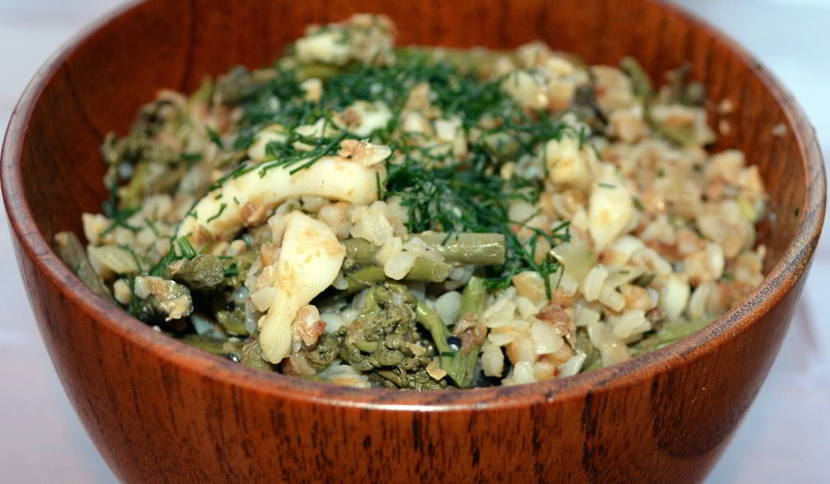 Рецепт гречки с папоротником и кальмарами