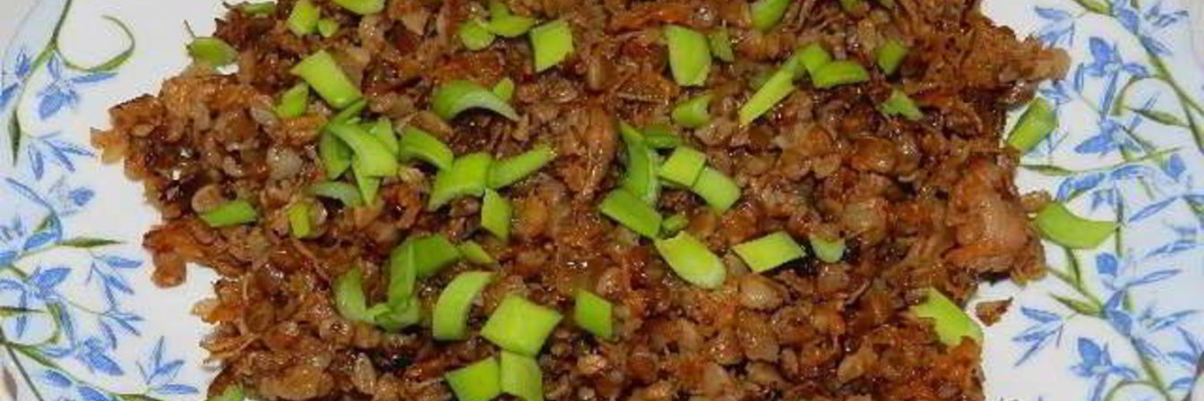 Гречка с тушенкой, морковью и луком