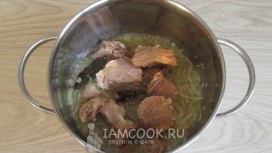 гречка с тушенкой в кастрюле