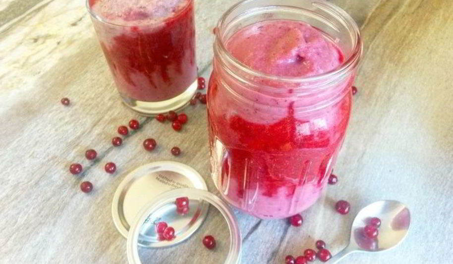 Рецепт гречневой каши без варки с ягодным соусом