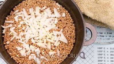 гречневая каша с белыми грибами и яйцами