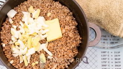 гречневая каша с белыми грибами и яйцами