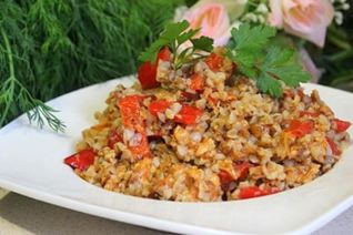 Гречневая каша с болгарским перцем и фаршем