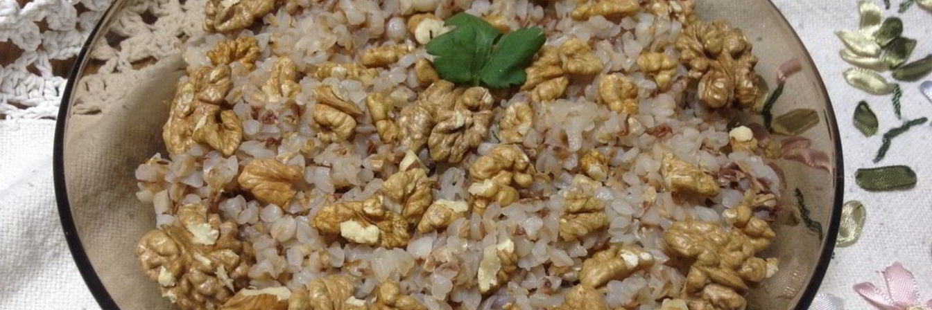 Гречневая каша с чесноком и грецкими орехами