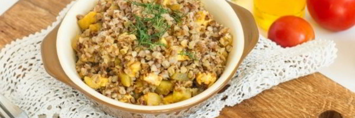 Гречневая каша с кабачками и адыгейским сыром