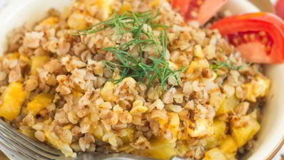 гречневая каша с кабачками и адыгейским сыром