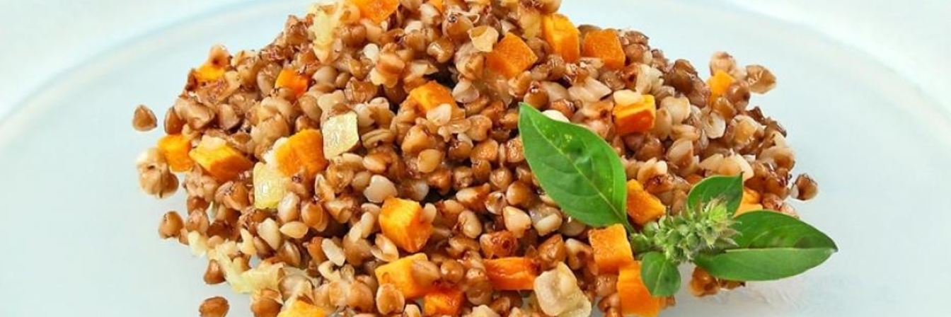 Гречневая каша с луком и морковью