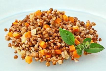 Гречневая каша с луком и морковью