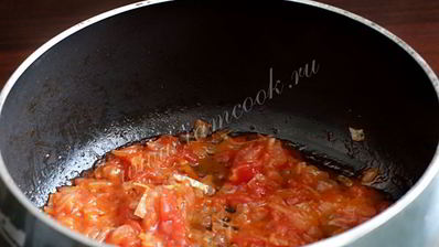 гречневая каша с луком и помидорами