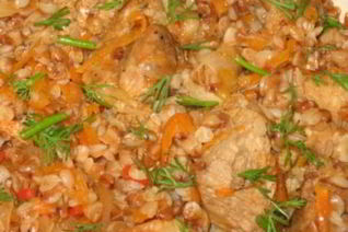 Гречневая каша со свининой по-купечески