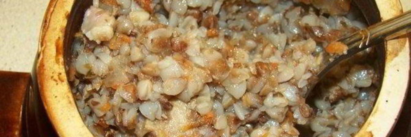 Гречневая каша со свининой в горшочке