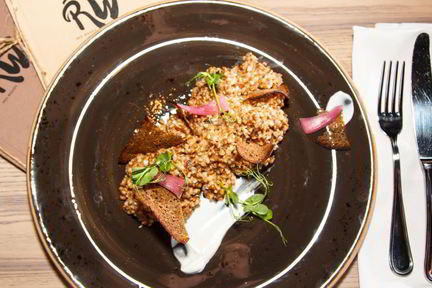 Сливочная гречка с говяжьим языком