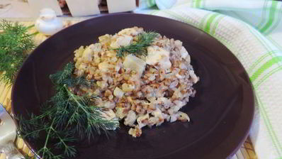 сливочная гречка с грибами и курицей