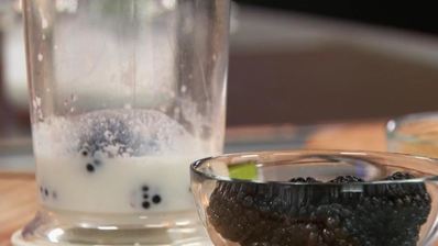 каша из киноа с ежевично-творожным кремом