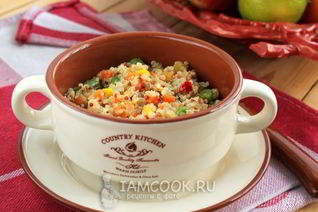 Каша из киноа с овощами