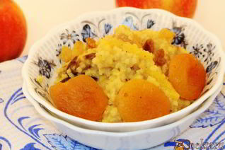 Каша пшенная на яблочном соке