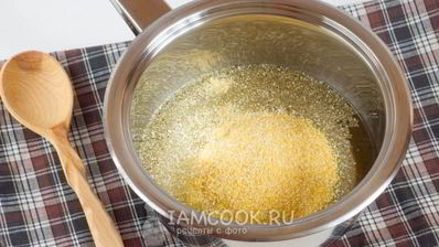 кукурузная каша на воде с молоком