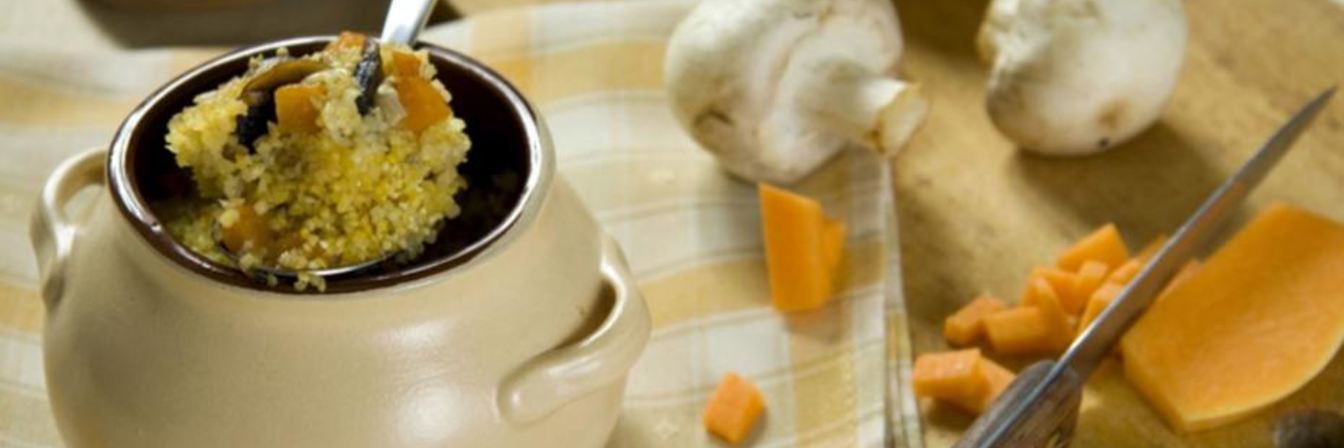 Кукурузная каша с тыквой и грибами