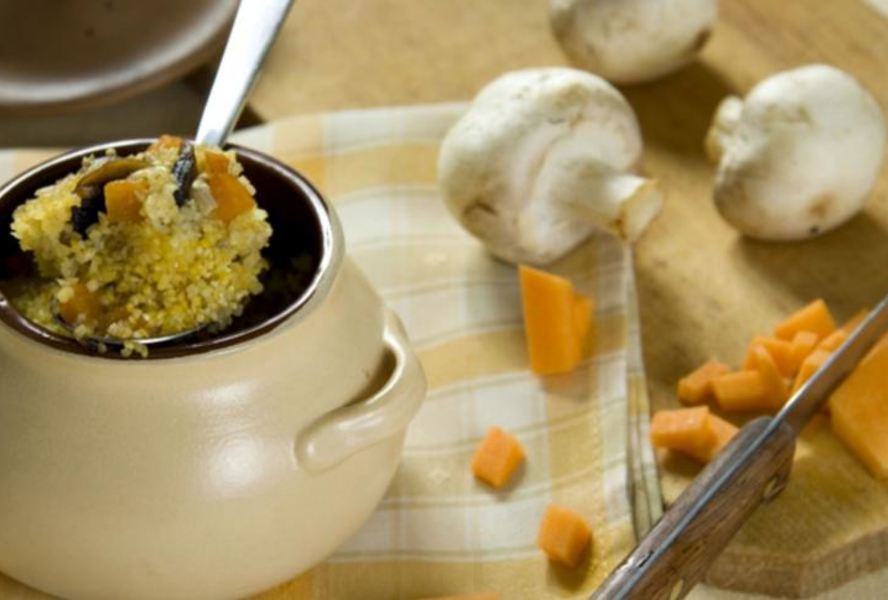 Кукурузная каша с тыквой и грибами