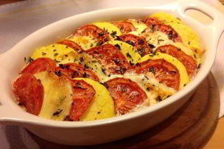 Полента, запеченная с помидорами