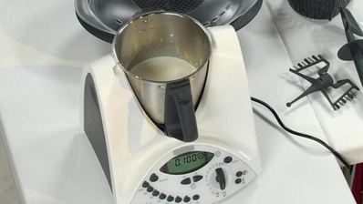 гурьевская каша с орехами, фруктами и изюмом