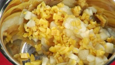 гурьевская каша с орехами, фруктами и изюмом