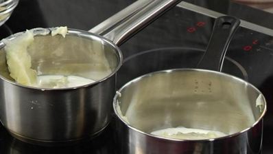 гурьевская каша с орехами, фруктами и изюмом