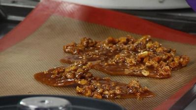 гурьевская каша с орехами, фруктами и изюмом