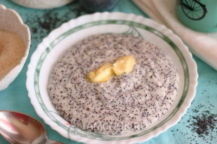 Манная каша на молоке с маком