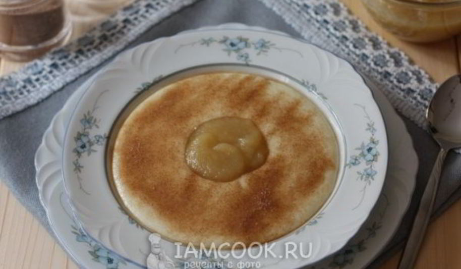 Рецепт манной каши с корицей и яблочным муссом