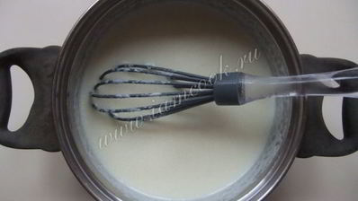 манная каша с корицей и яблочным муссом