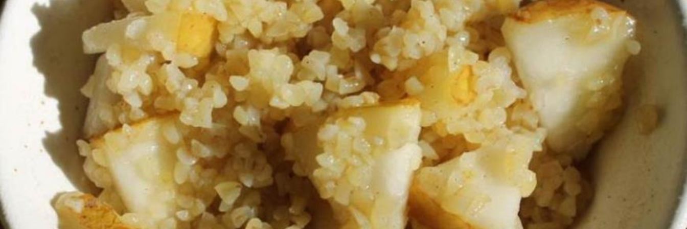 Медовая каша из булгура с грушей