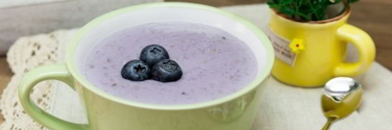 Овсяная каша с черникой