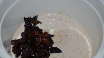 ленивая овсянка с черносливом