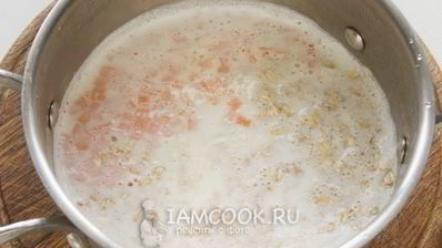 овсяная каша на молоке с тыквой и изюмом
