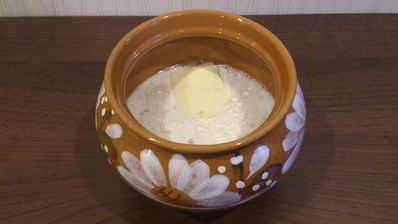 овсяная каша с черносливом в горшочке