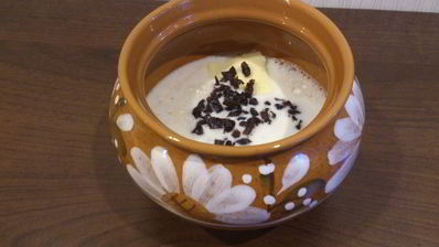 овсяная каша с черносливом в горшочке