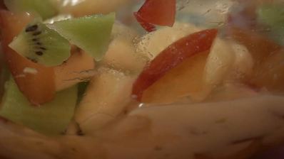 овсяная каша с фруктовым салатом