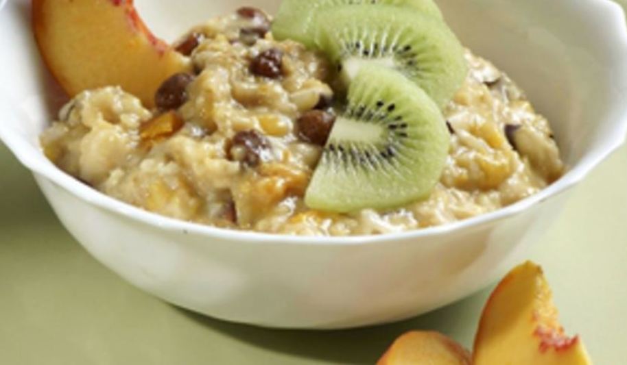 Рецепт овсяной каши с орехами и фруктами