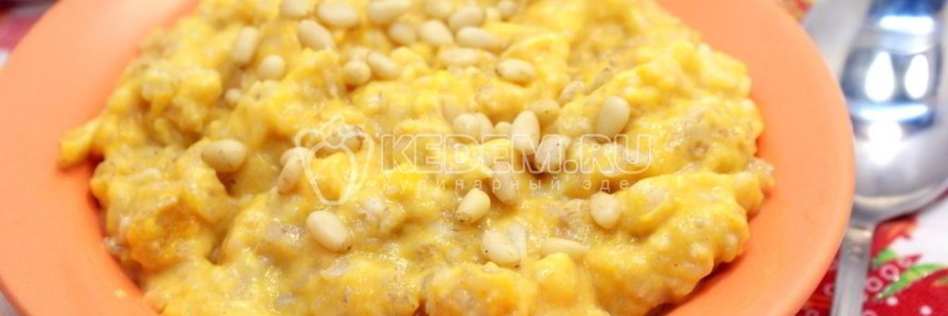 Овсяная каша с тыквой и кедровыми орешками