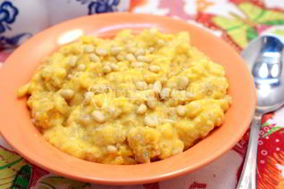 Овсяная каша с тыквой и кедровыми орешками