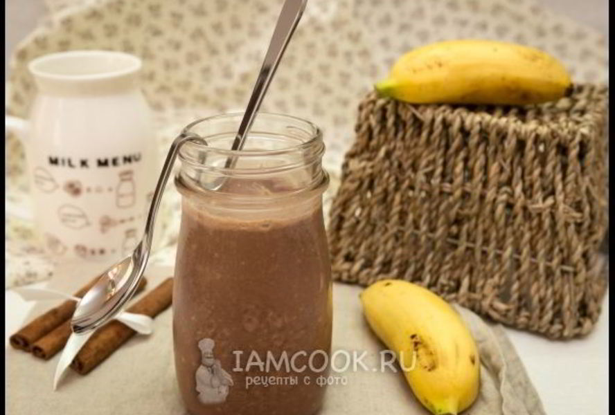 Овсянка в банке с какао и бананом