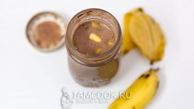 овсянка в банке с какао и бананом